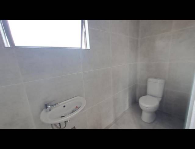3 BEDROOM HOUSE FOR SALE IN UMLAZI Z